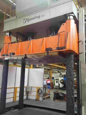 Presses (General)/COMING PPS 250 TONS. FOUR COLUMNS DIES SPOTTING PRESS 