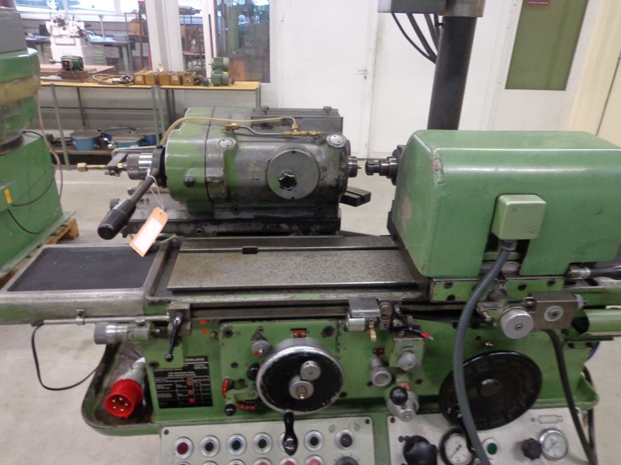Cylindrical Grinders/CYLINDRICAL MACHINE TRIPET TYPE MAR 200 AUTOMATE