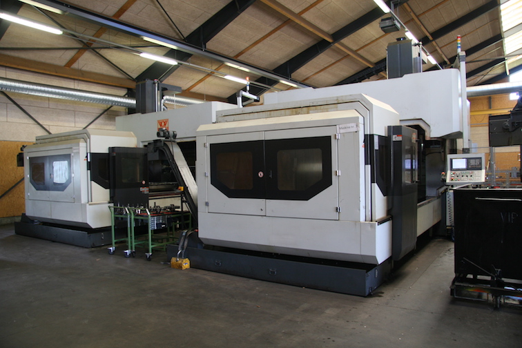 Machining Centres (General)/4 CNC Vision Wide VTEC NF, 2 x 3223 and 2 x 3232 Double Column Machining Centers