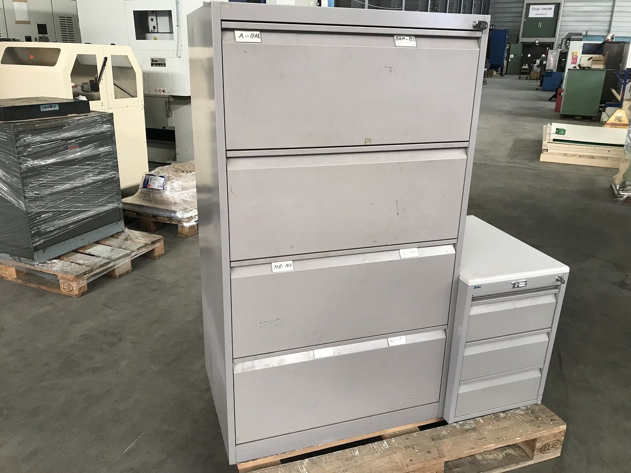 Spares & Accessories/METAL TOOL CUPBOARD WITH 4 DRAWERS
