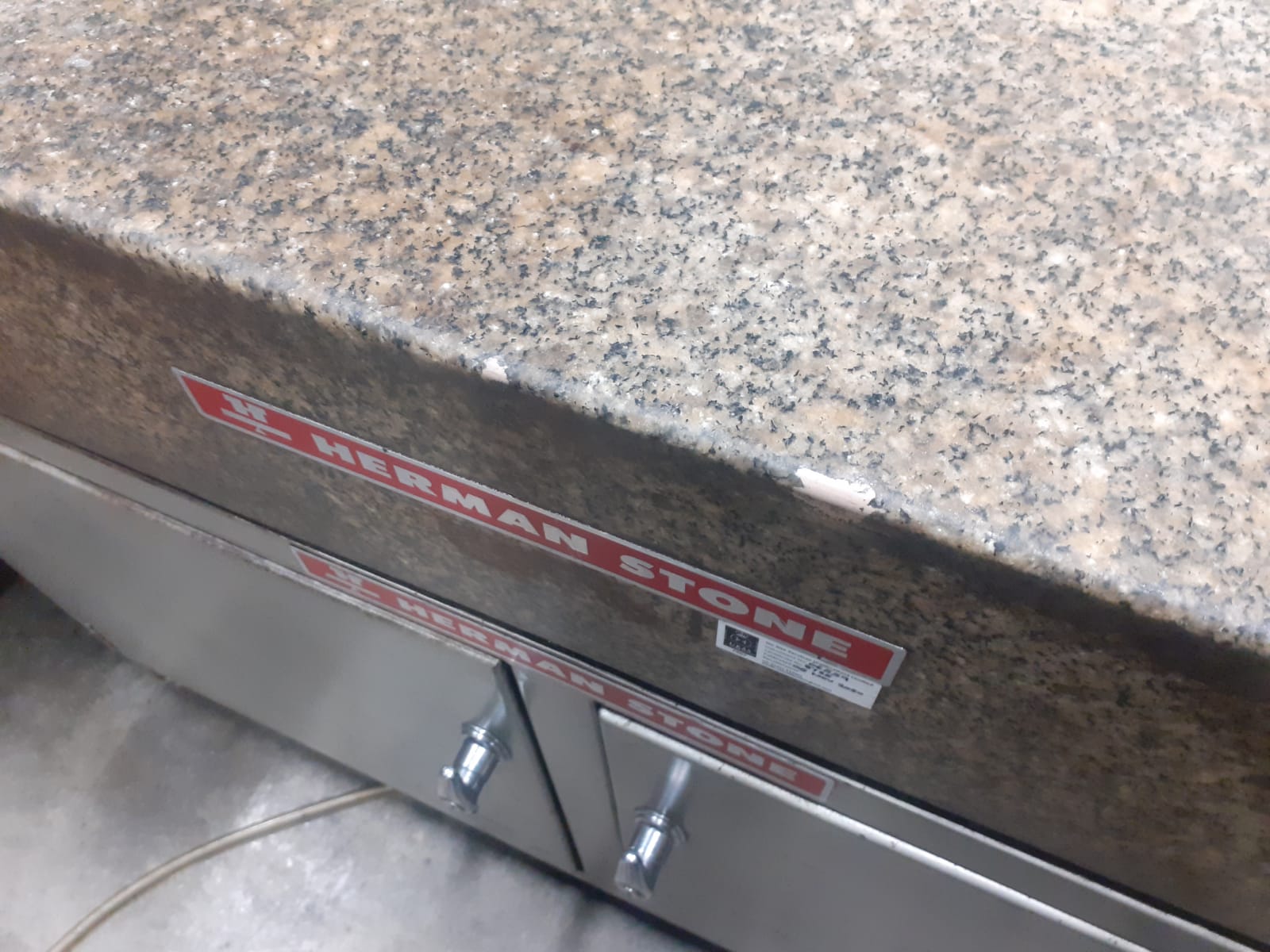 Workshop Equipment/Granite Surface Table (3308)