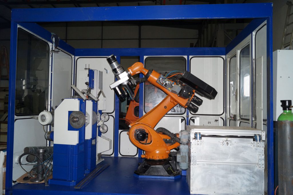 Internal Grinders/Berger cell with Kuka KR 180 grinding robot (internal grinding I1)