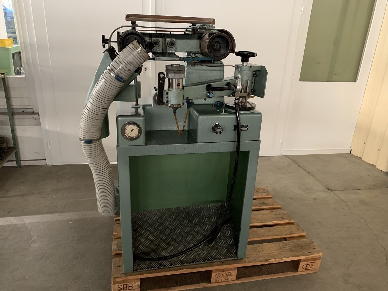 Tool & Cutter Grinders/SMOOTHING MACHINE BULA TYPE MB-93