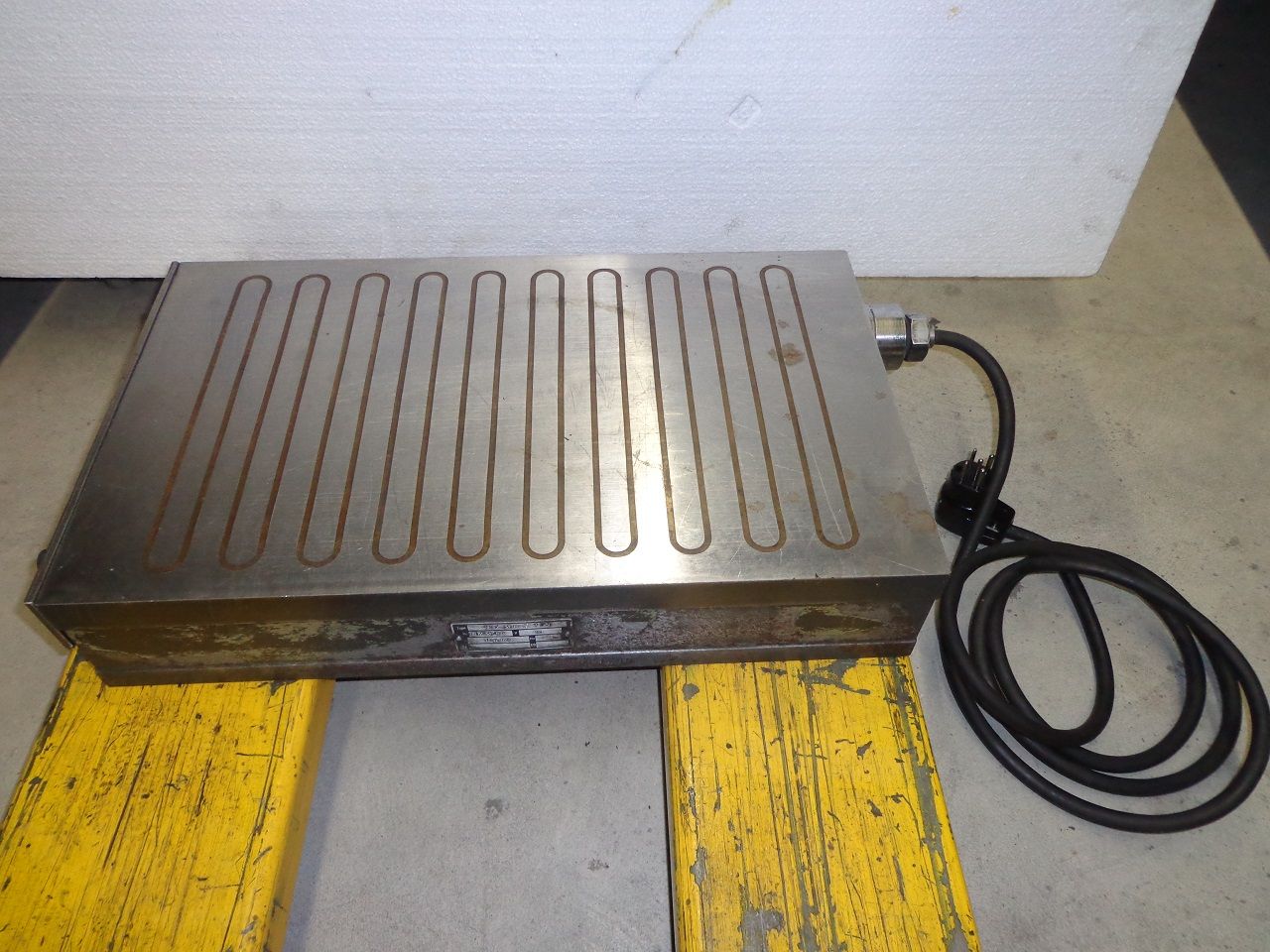 Spares & Accessories/MAGNETIC PLATE TYPE SL 30/50