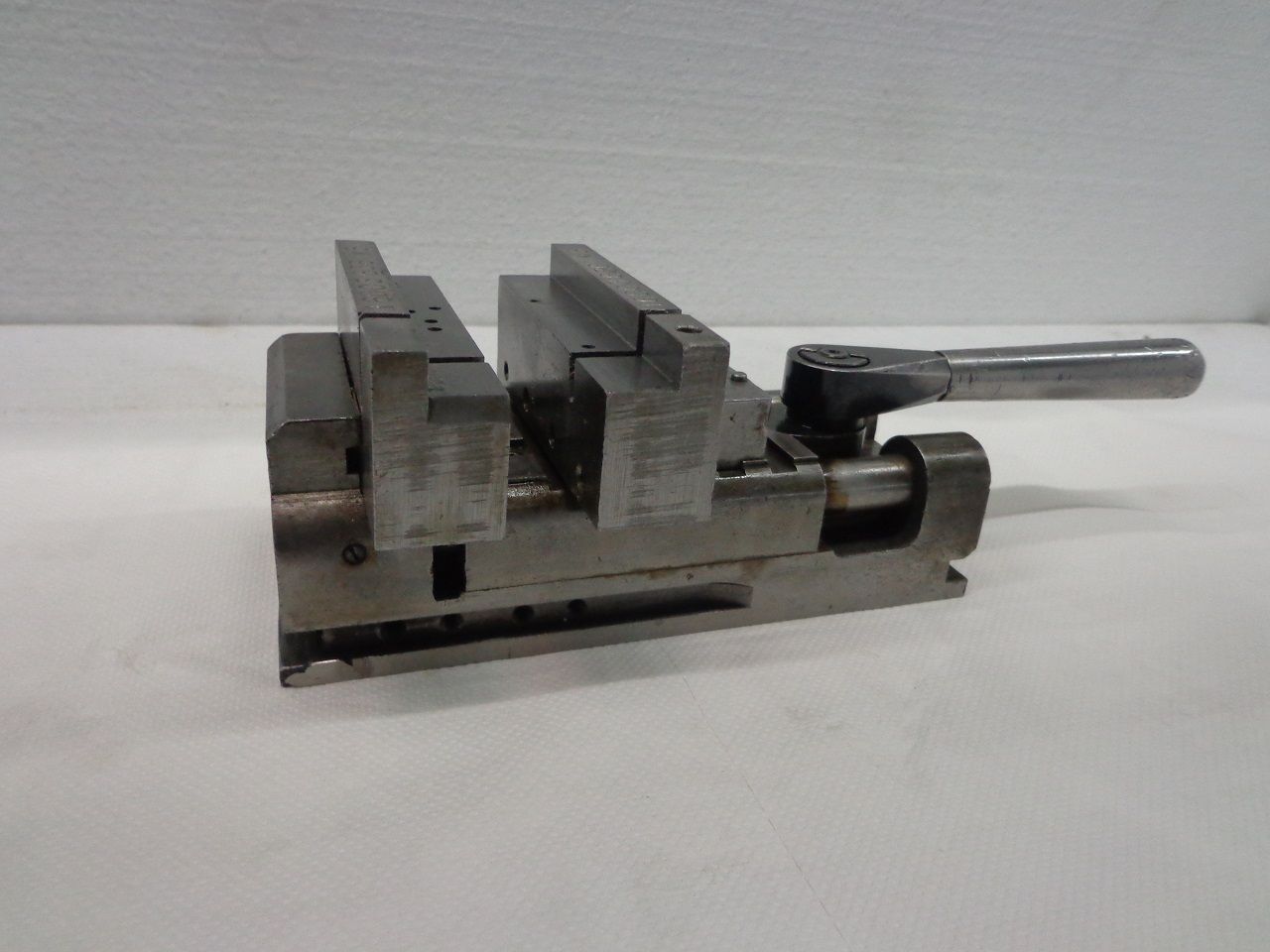 Spares & Accessories/VICE WITH QUICK TIGHTENING TYPE 100 MM