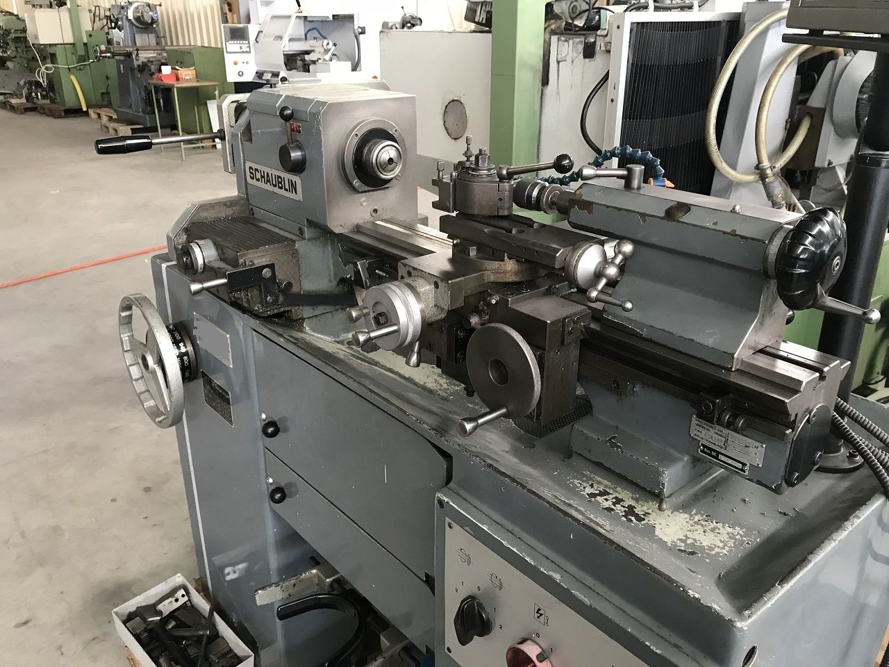 Lathes (CNC and Manual)/LEADSCREW LATHE SCHAUBLIN TYPE 102N-VM W-25