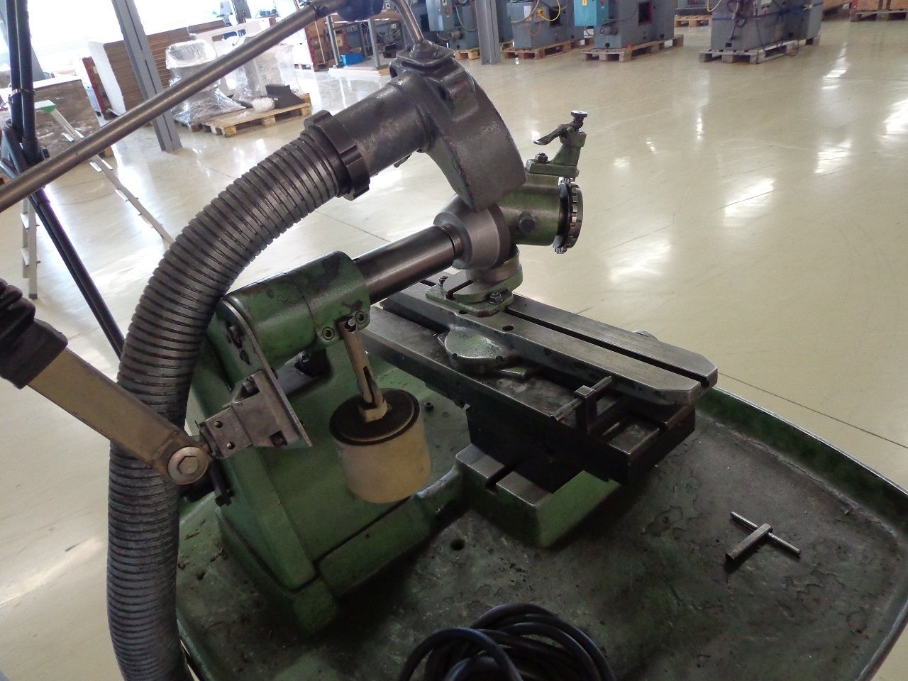 Tool & Cutter Grinders/TOOL AND CUTTER GRINDER DUBIED TYPE 562
