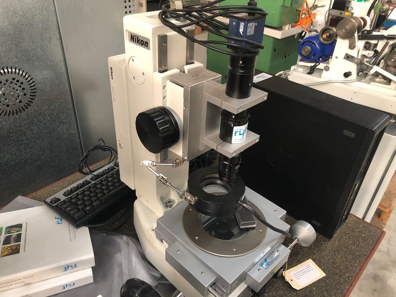 Miscellaneous/MEASURING MICROSCOPE RYF TYPE MM-200