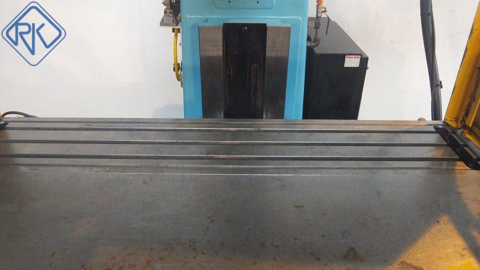 Boring CNC/Europa Milltech 5000VS CNC Turret Milling Machine