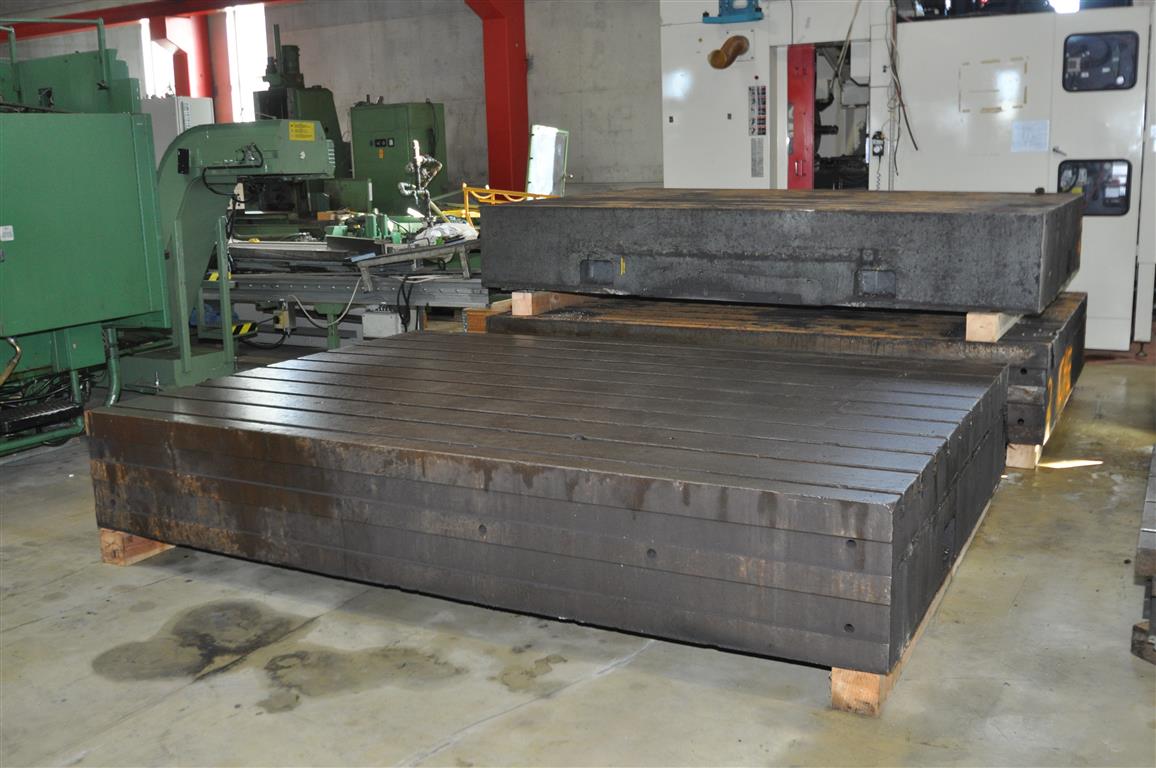 Floor Plates/Golvplattor Floor plates med T-spår 6350x3000mm