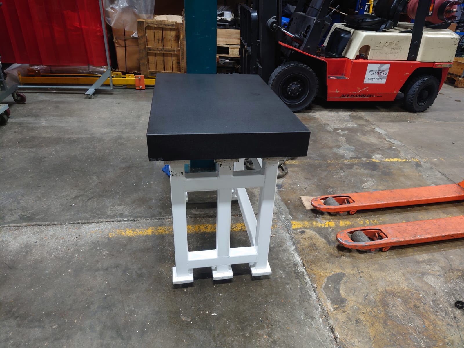 Inspection Equipment/Granite Table 900 x 600mm, on stand (3673)