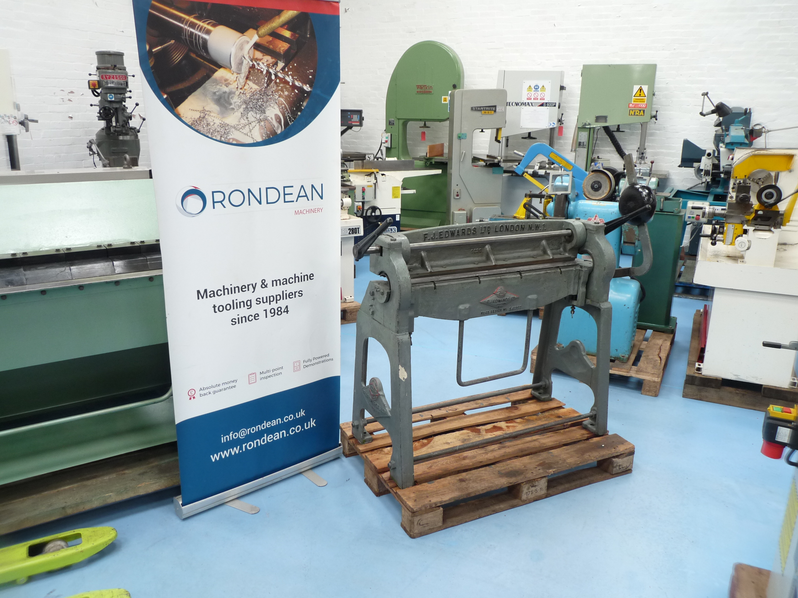 Folding/Edwards Hand Operated Straight Cast Iron Sheet Metal Folder