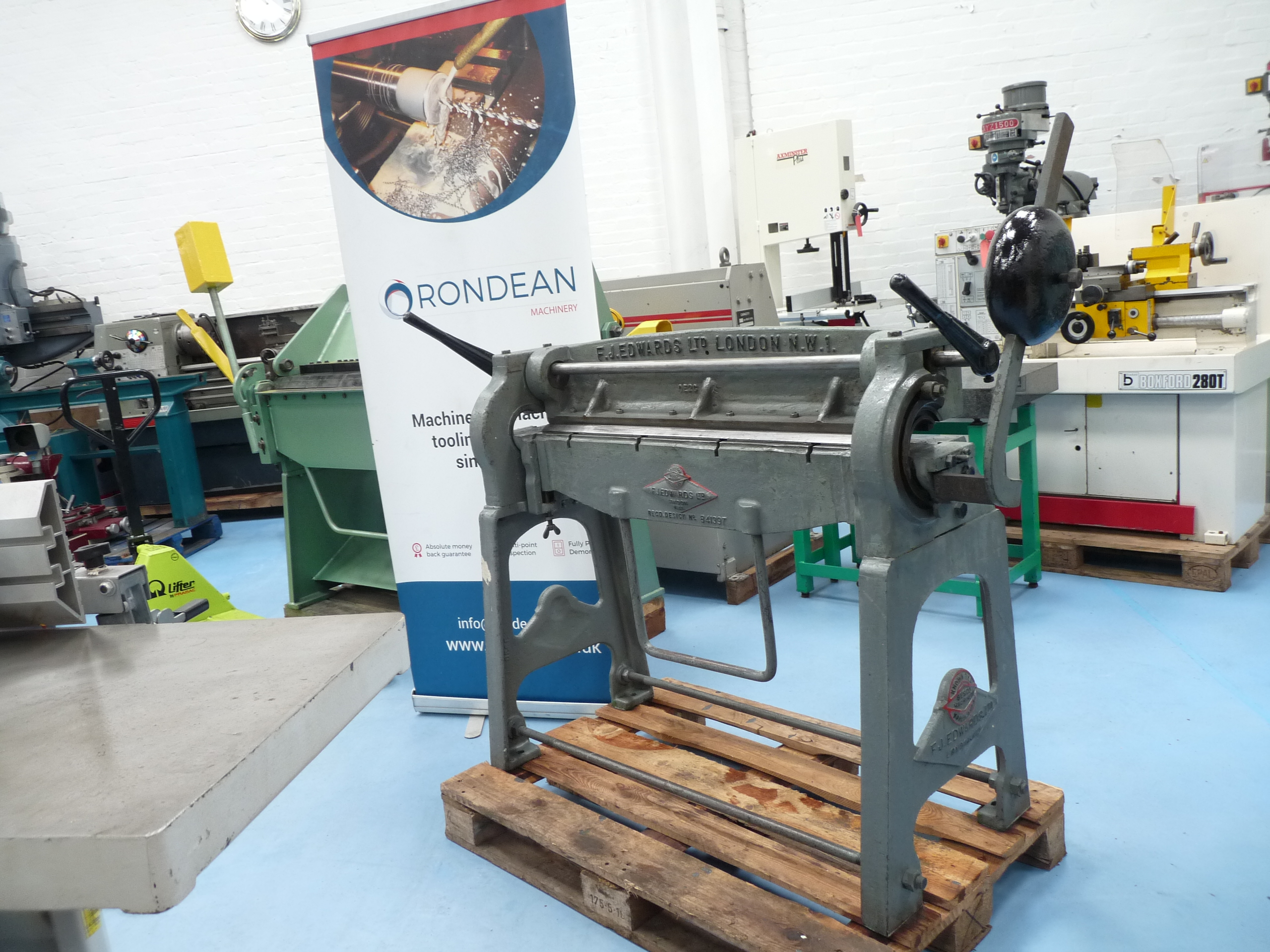Folding/Edwards Hand Operated Straight Cast Iron Sheet Metal Folder
