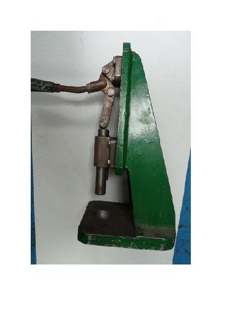 Presses (General)/4 1/4" Bench Press Hand Operated