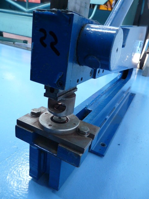 Punching/Hunton Hand Operated Bench Punch 24" 610mm throat 3 ton capacity