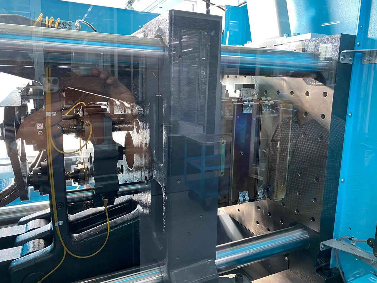 Presses (General)/INJECTION MOLDING SUMITOMO DEMAG IntElect 160/520-680
