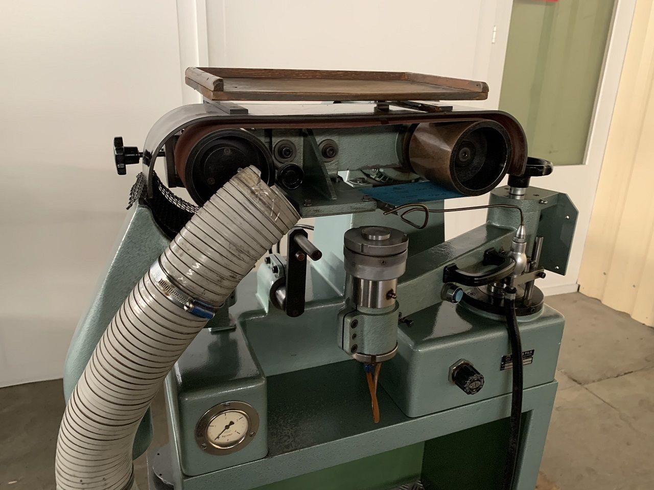 Tool & Cutter Grinders/SMOOTHING MACHINE BULA TYPE MB-93