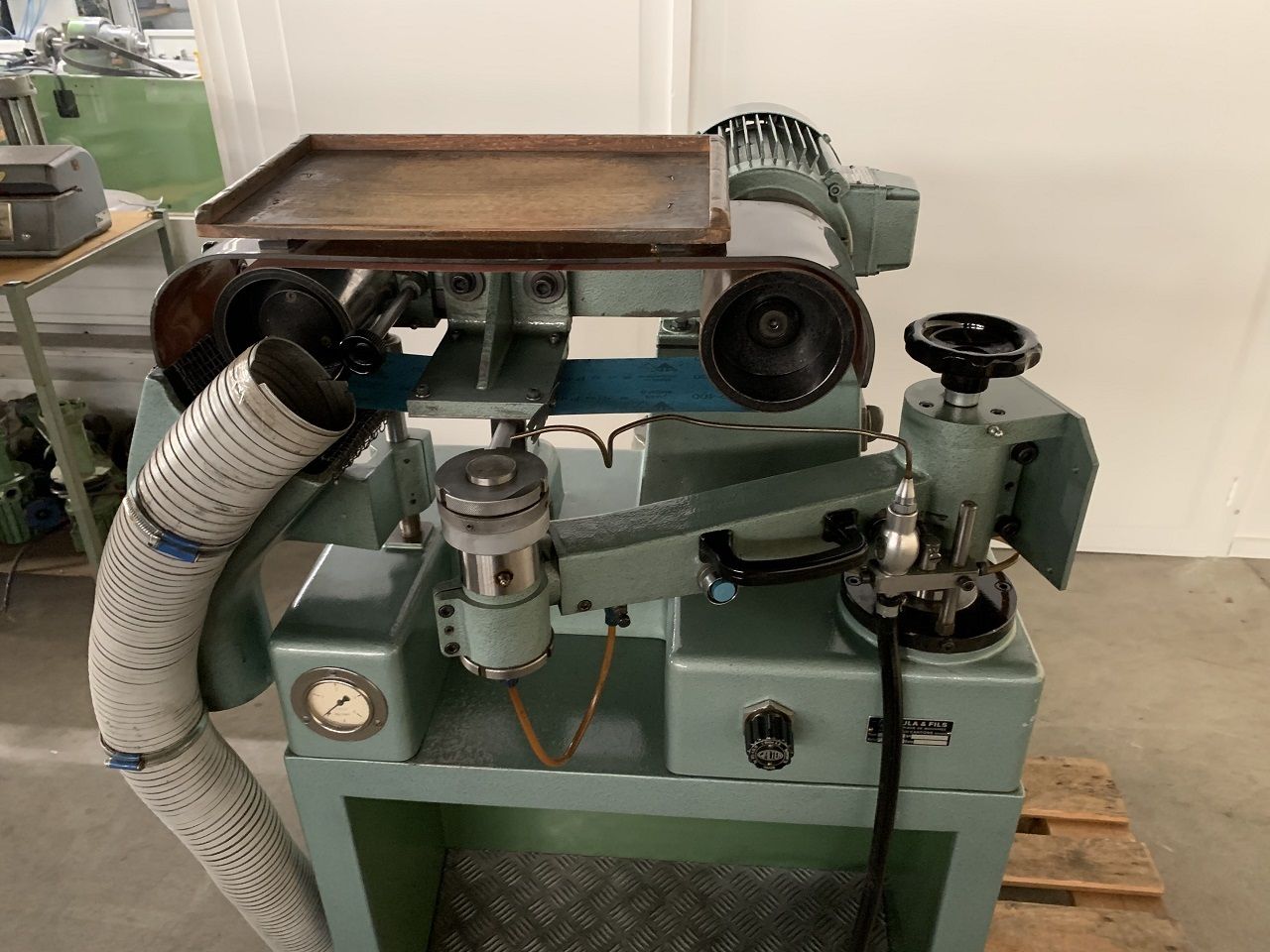 Tool & Cutter Grinders/SMOOTHING MACHINE BULA TYPE MB-93