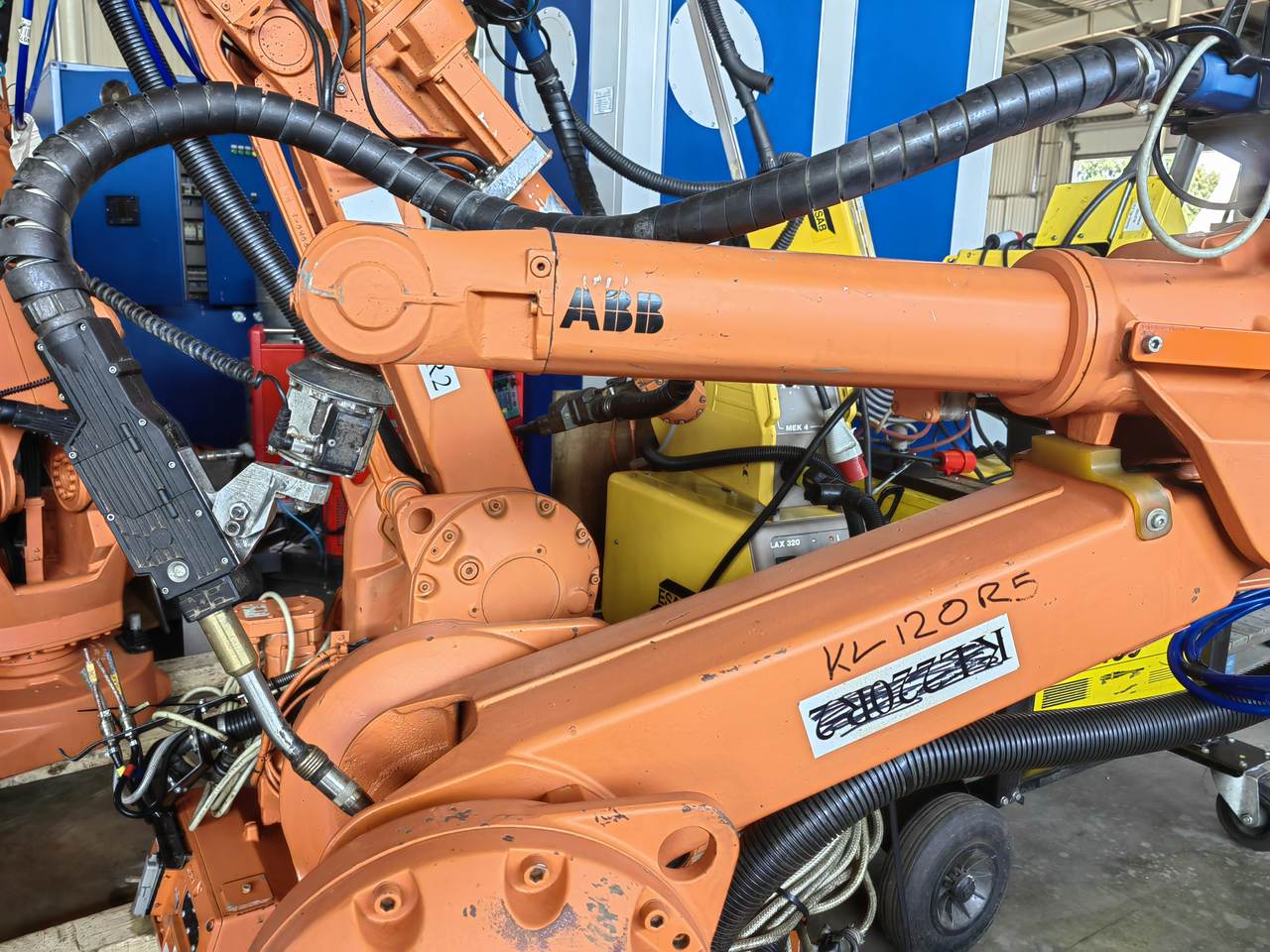Robots/ABB IRB 2400L
