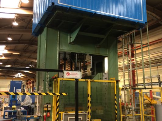 Hydraulic Presses/COMESSA PHM 2000 / 800