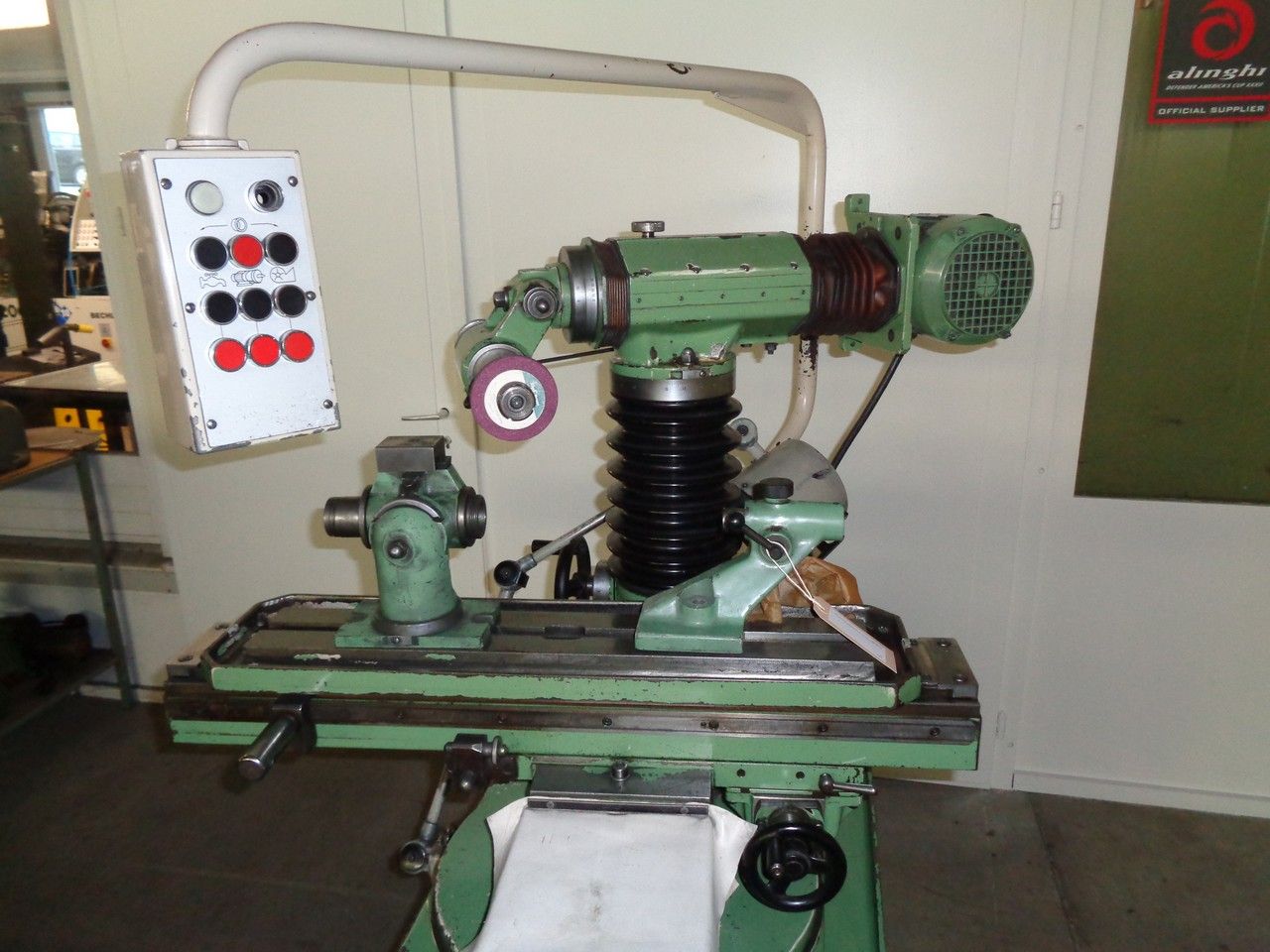 Grinding/UNIVERSAL GRINDING MACHINE VILAR-LASSEUR TYPE VL 102N