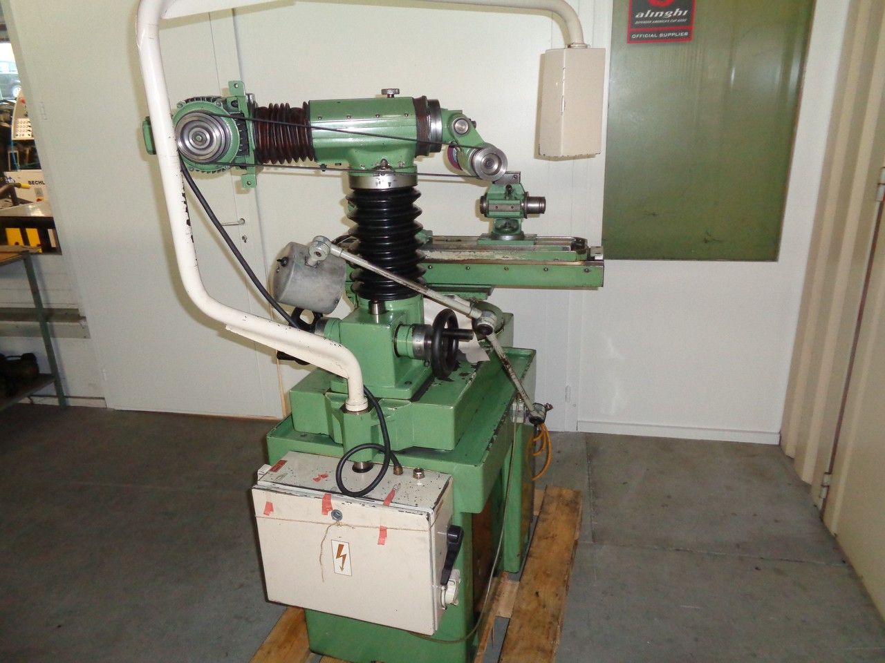 Grinding/UNIVERSAL GRINDING MACHINE VILAR-LASSEUR TYPE VL 102N