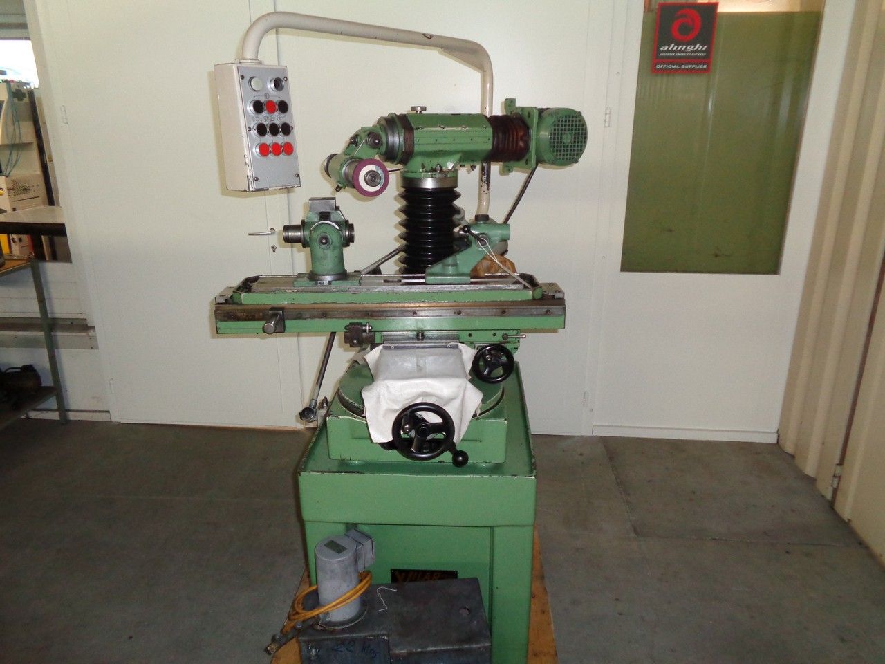 Grinding/UNIVERSAL GRINDING MACHINE VILAR-LASSEUR TYPE VL 102N
