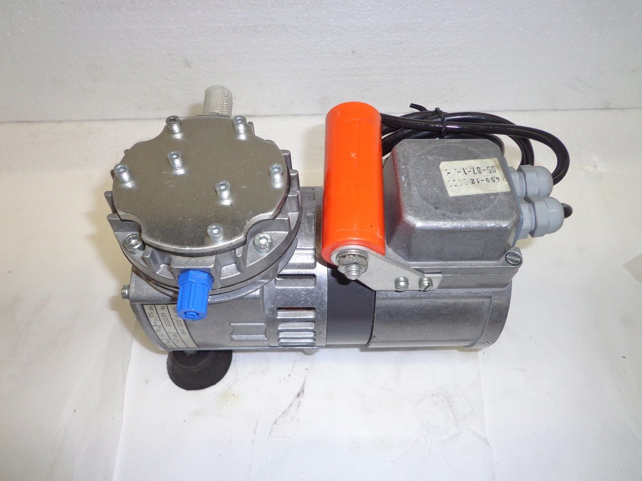 Spares & Accessories/VACUUM PUMP NEUBERGER TYPE NO22-ANE