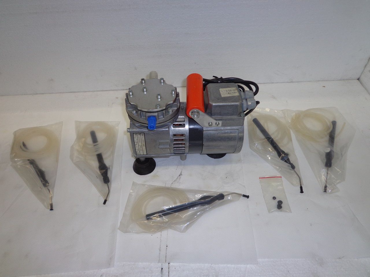 Spares & Accessories/VACUUM PUMP NEUBERGER TYPE NO22-ANE