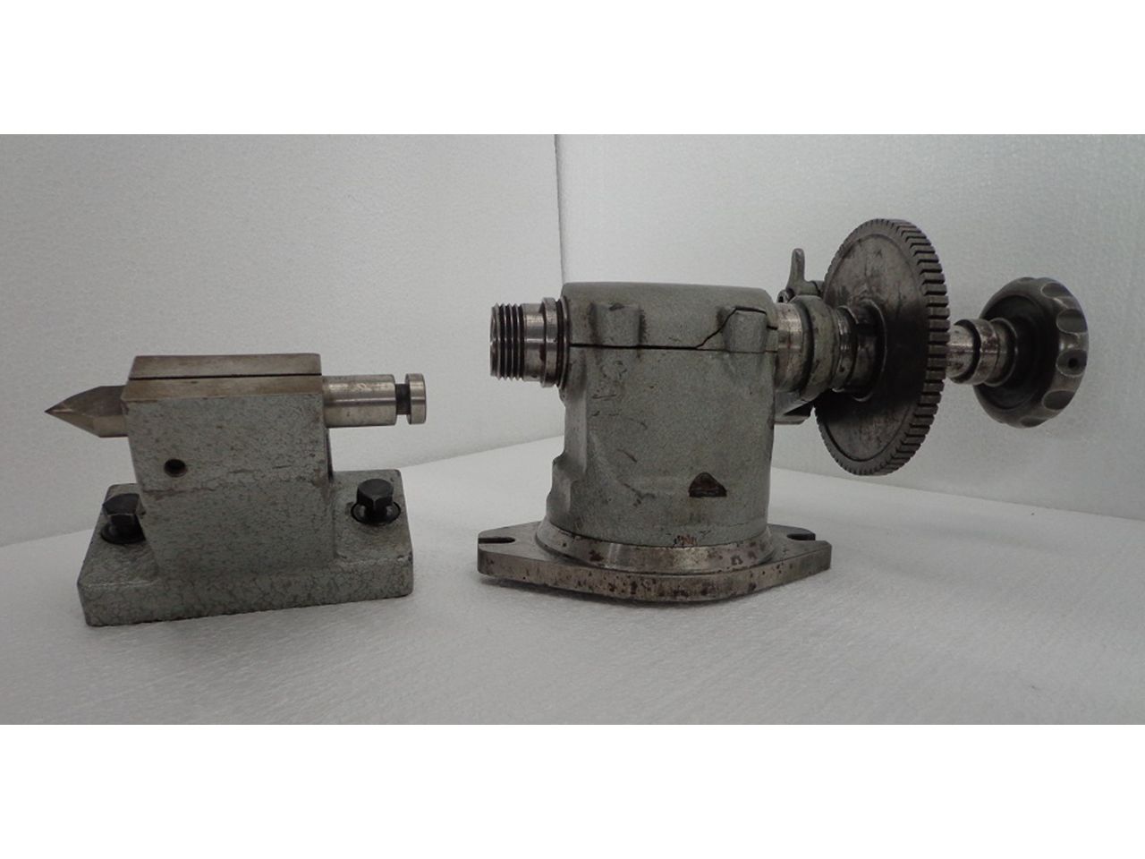 Spares & Accessories/DIVIDING ATTACHMENT TYPE W-20 WITH TAILSTOCKS