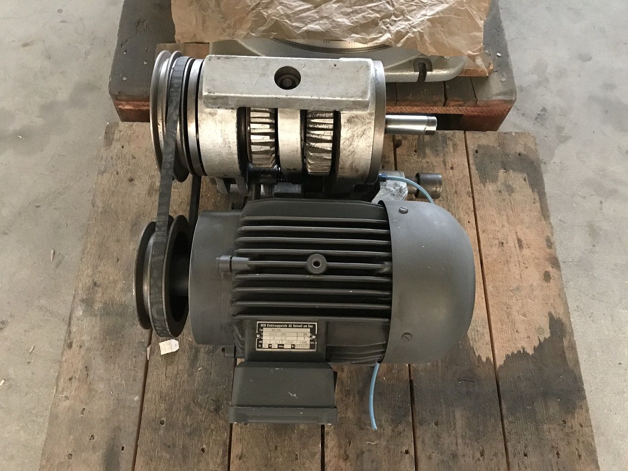 Spares & Accessories/2-SPEEDS MOTOR SCHAUBLIN 76-853