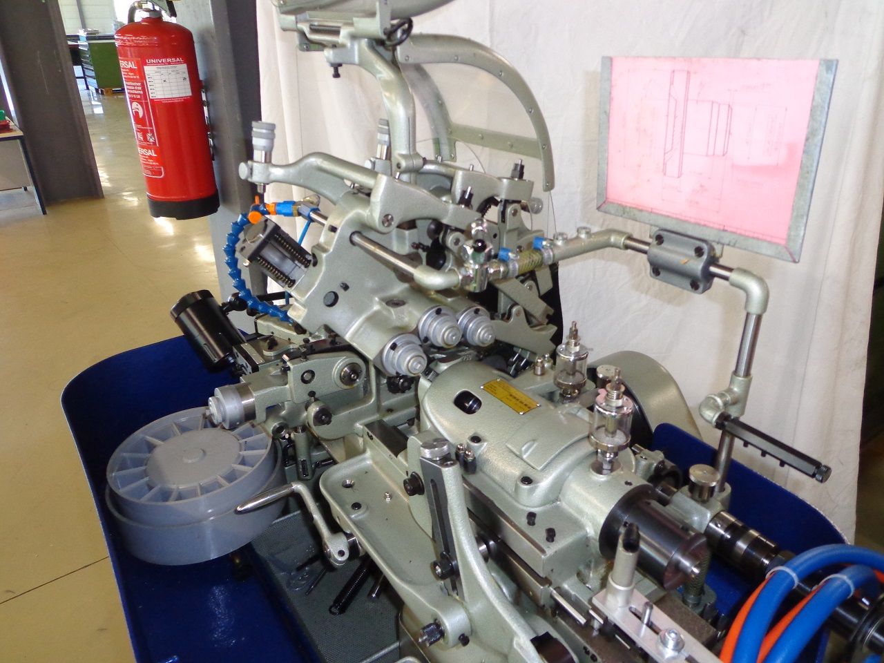 Lathes (CNC and Manual)/AUTOMATIC TURNING LATHE TORNOS TYPE M-7