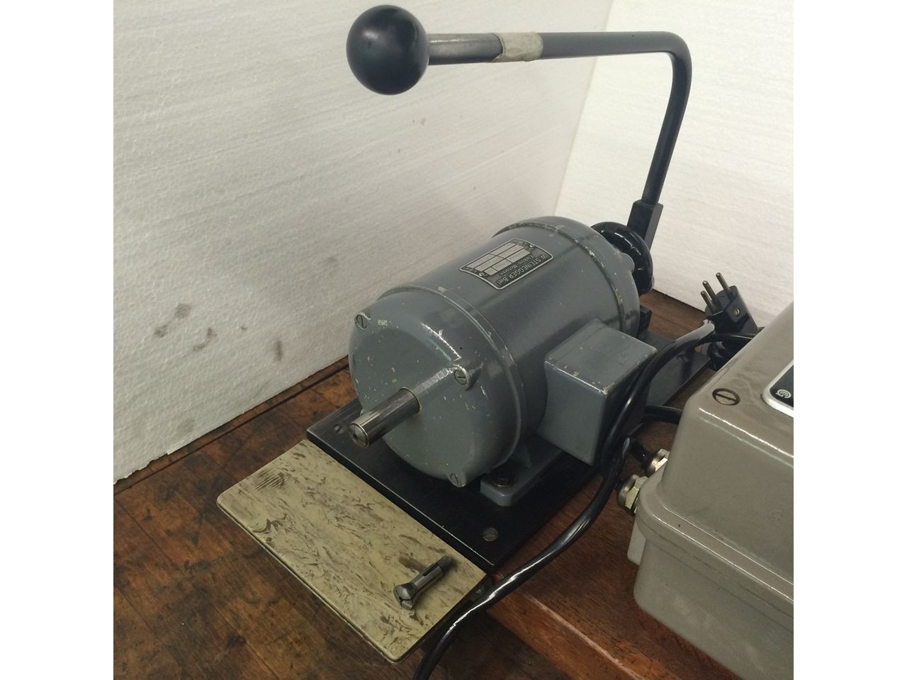Spares & Accessories/MOTOR 2 SPEED 1400/2800 RPM - COLLET B8