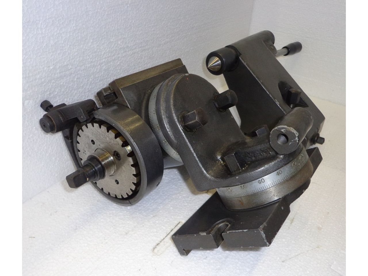 Spares & Accessories/UNIVERSAL AND TILTING DIVIDING ATTACHMENT