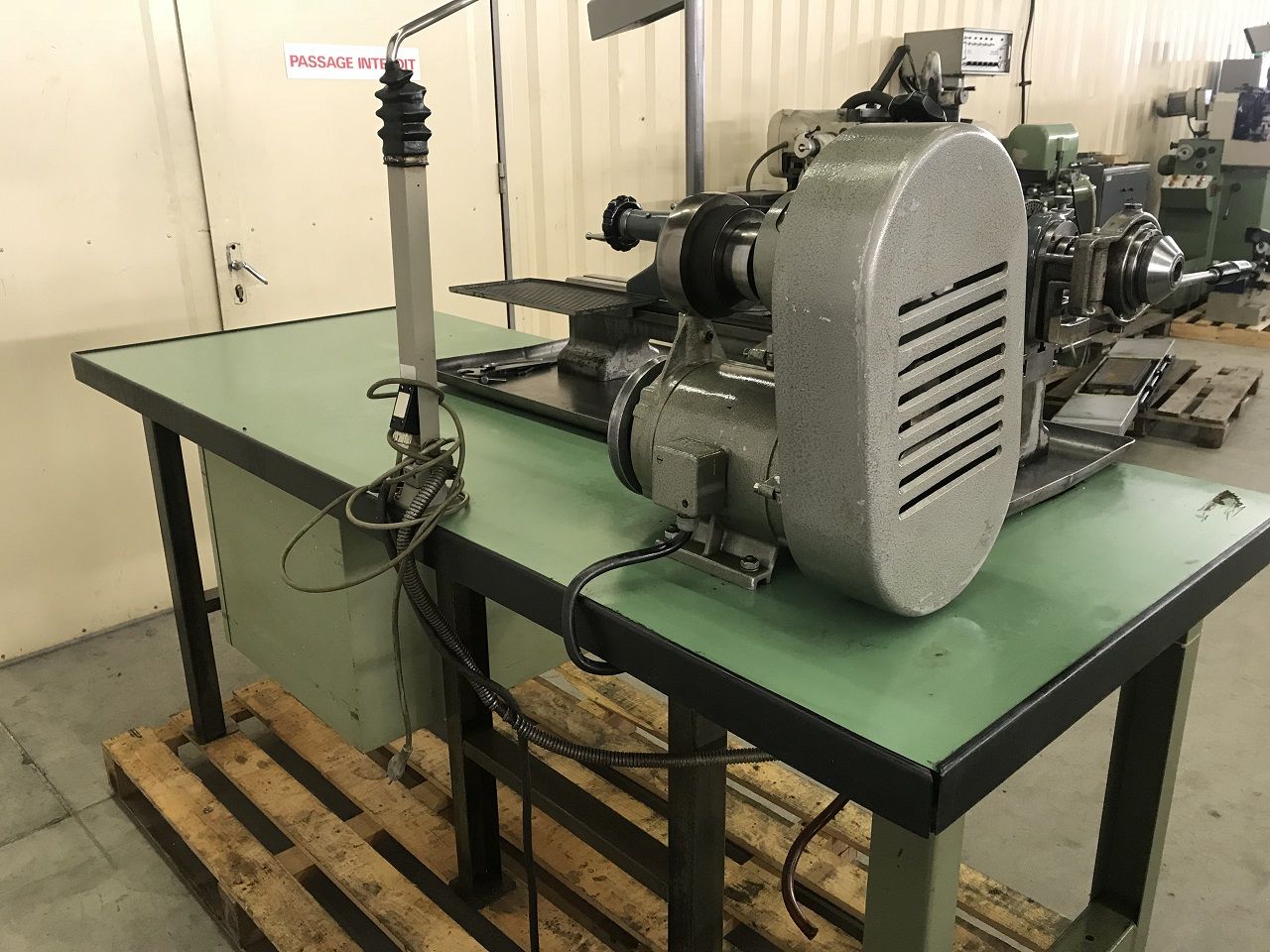 Lathes (CNC and Manual)/TOOLROOMLATHE SCHAUBLIN TYPE 102 TO W-25
