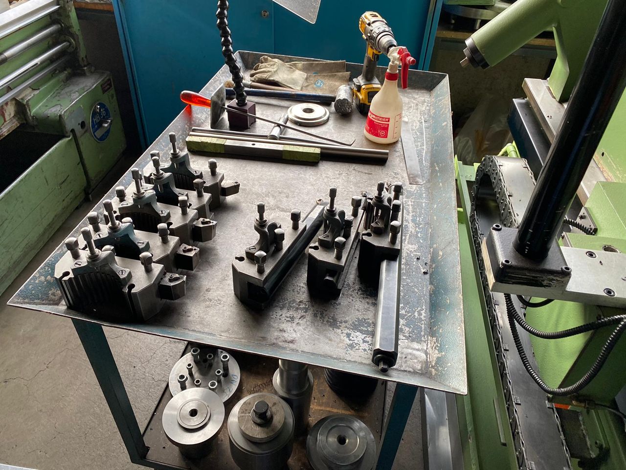Lathes (CNC and Manual)/LEADSCREW LATHE CAZENEUVE TYPE HB-725