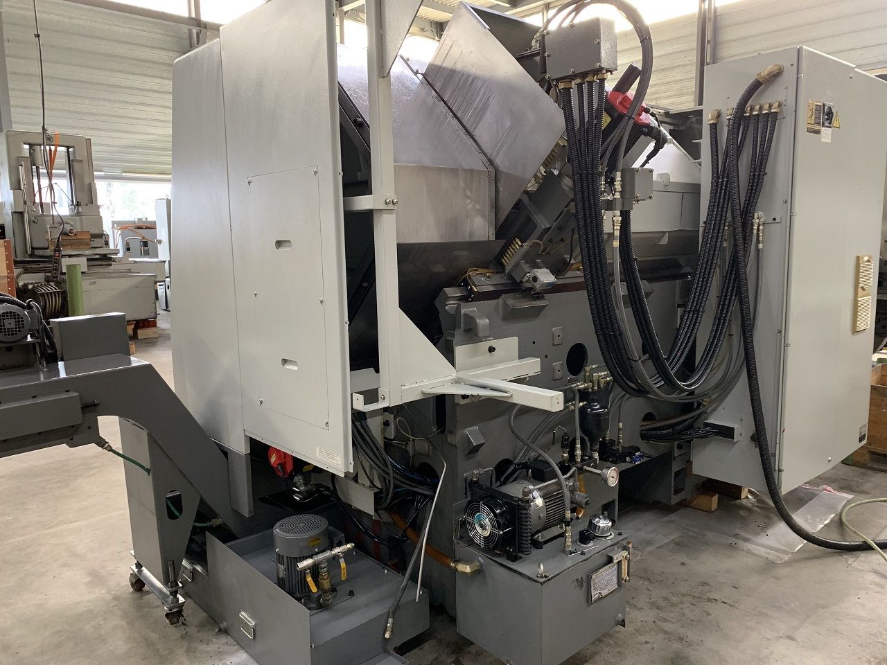Centre Lathes/TURNING CENTER HYUNDAI TYPE SKT 250 SY