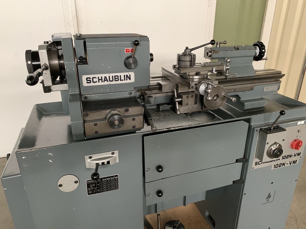 Lathes (CNC and Manual)/LEADSCREW LATHE SCHAUBLIN TYPE 102N-VM W-20