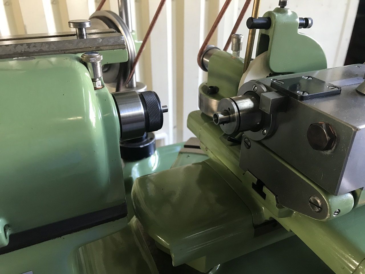 Grinding/UNIVERSAL GRINDING MACHINE TRIPET TYPE MUS100