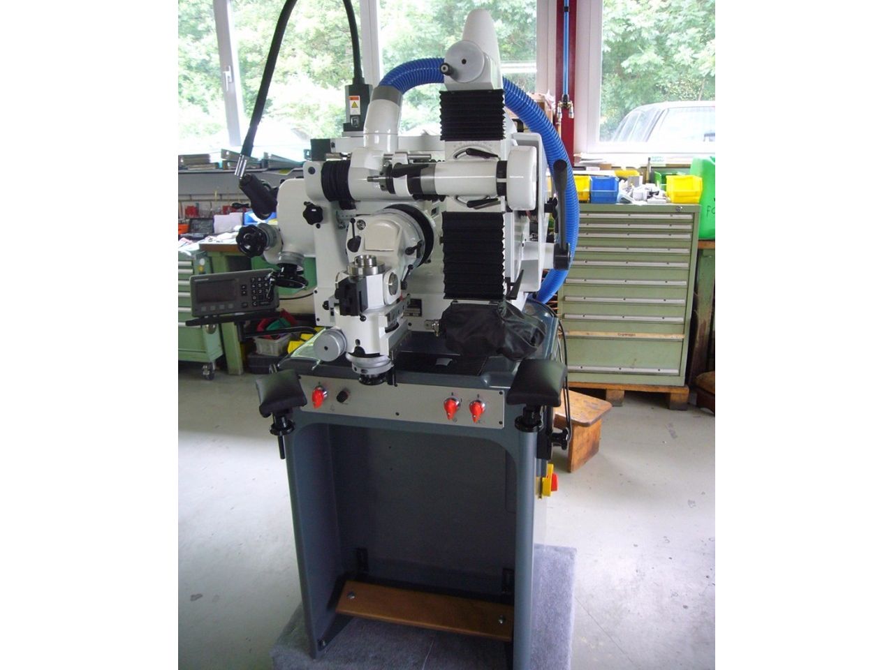 Grinding/UNIVERSAL GRINDING MACHINE EWAG TYPE WS-11-SP