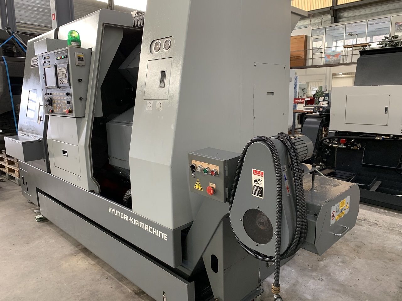 Centre Lathes/TURNING CENTER HYUNDAI TYPE SKT 250 SY