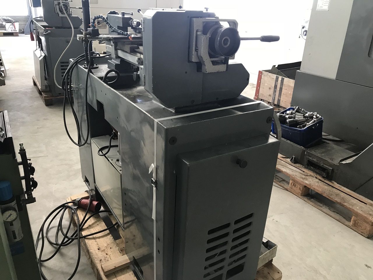 Lathes (CNC and Manual)/LEADSCREW LATHE SCHAUBLIN TYPE 102N-VM W-25