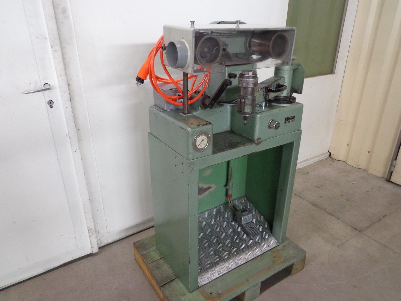 Tool & Cutter Grinders/SMOOTHING MACHINE BULA TYPE MBS-93