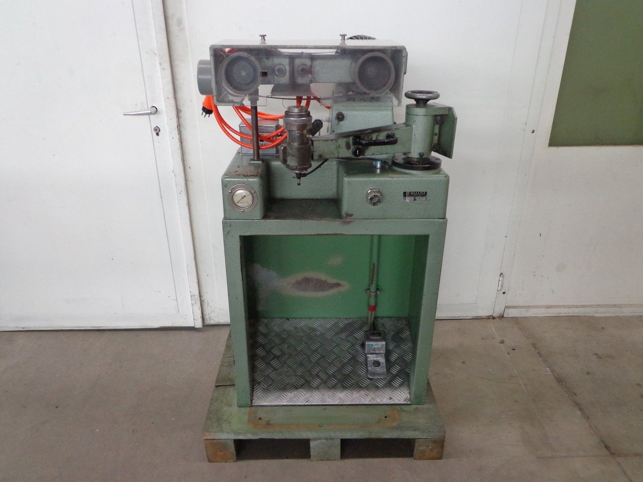 Tool & Cutter Grinders/SMOOTHING MACHINE BULA TYPE MBS-93