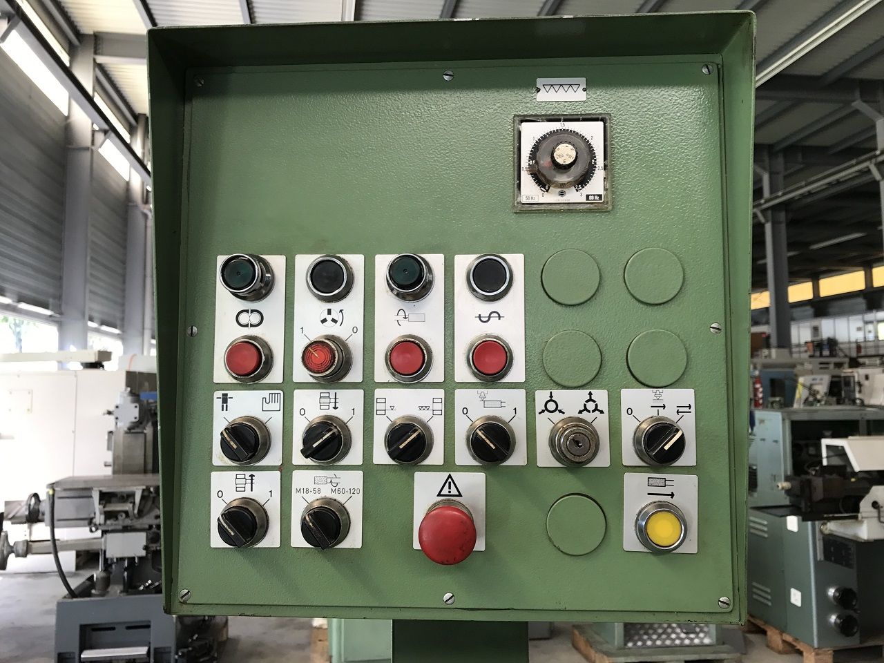 Internal Grinders/INTERNAL GRINDING MACHINE VOUMARD TYPE 3A