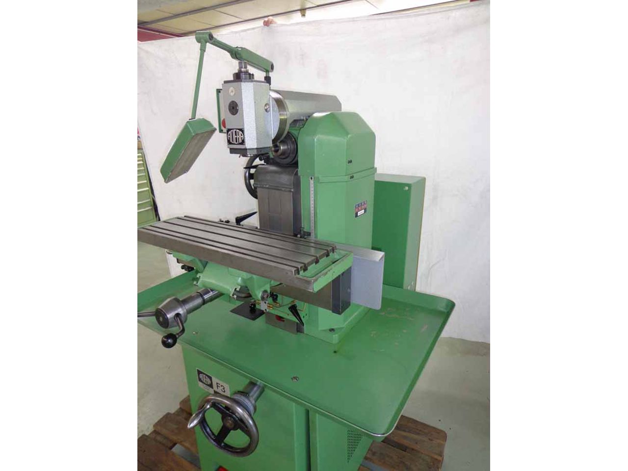 Milling/UNIVERSAL MILLING MACHINE ACIERA F-3