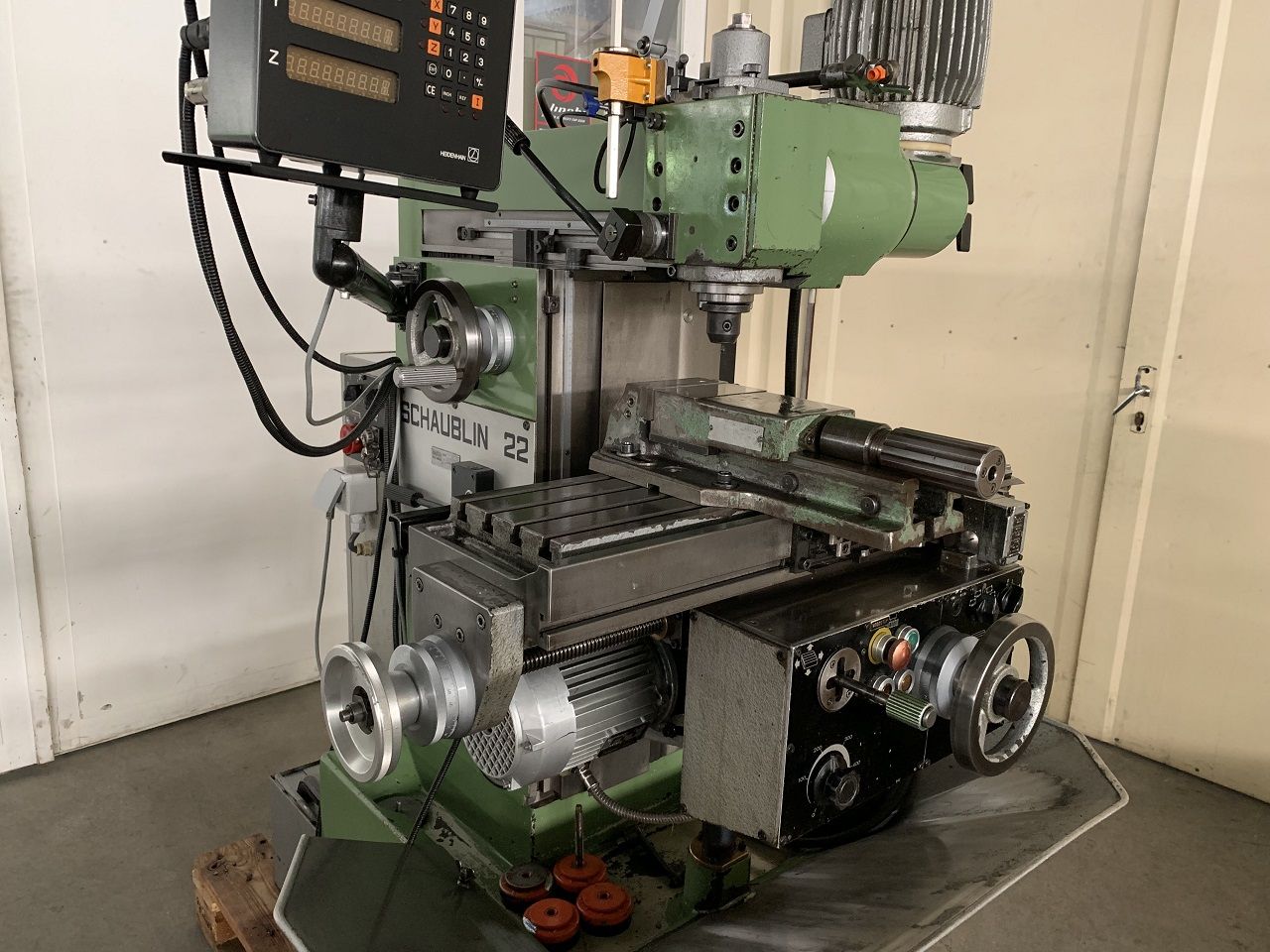 Milling/UNIVERSAL MILLING MACHINE SCHAUBLIN TYPE 22