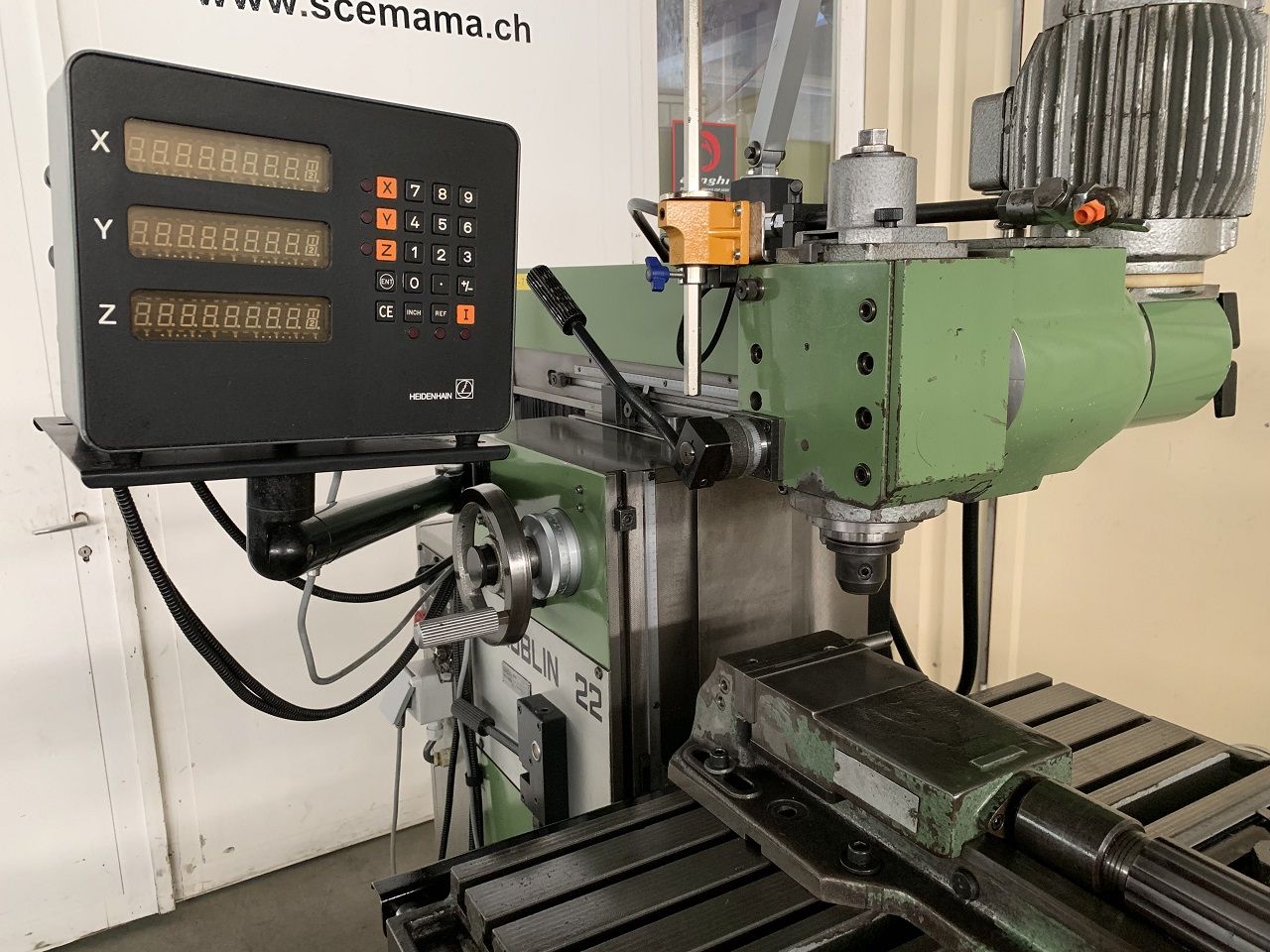 Milling/UNIVERSAL MILLING MACHINE SCHAUBLIN TYPE 22