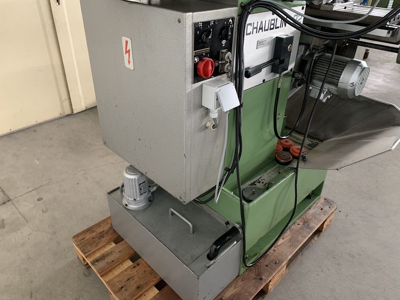 Milling/UNIVERSAL MILLING MACHINE SCHAUBLIN TYPE 22