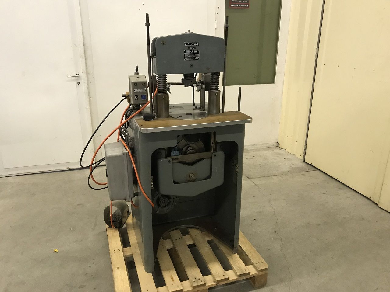 Presses (General)/PRESS ESSA TYPE RE 8